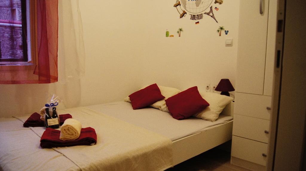 Micro Rooms Šibenik Exterior foto
