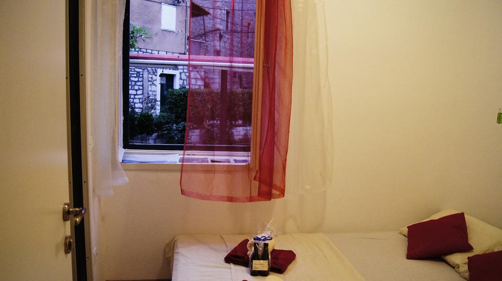 Micro Rooms Šibenik Exterior foto