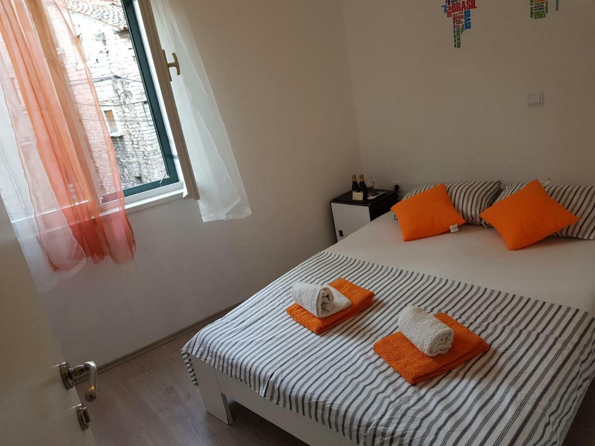 Micro Rooms Šibenik Exterior foto